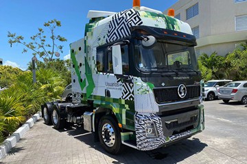 SHACMAN revela o trator a GNV X5000 6*4 na principal conferência de logística...